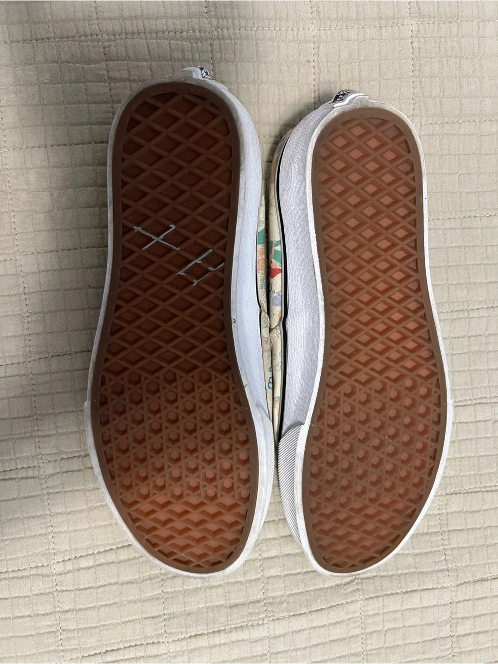 Vans Cream Canvas Low-Top Sneakers with Multicolor Mermaid Print